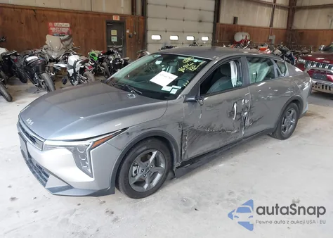 2025 Kia K4 Lxs z USA, uszkodzony, nr VIN 3KPFT4DE5SE006398